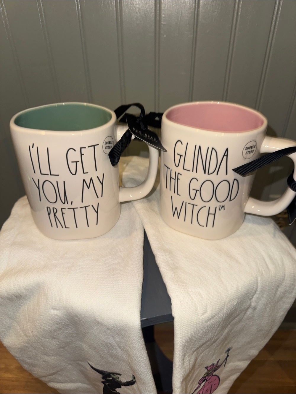 Rae Dunn Glinda good Witch & Wicked witch Mug Set w/ Matching Towels - Picture 4 of 8